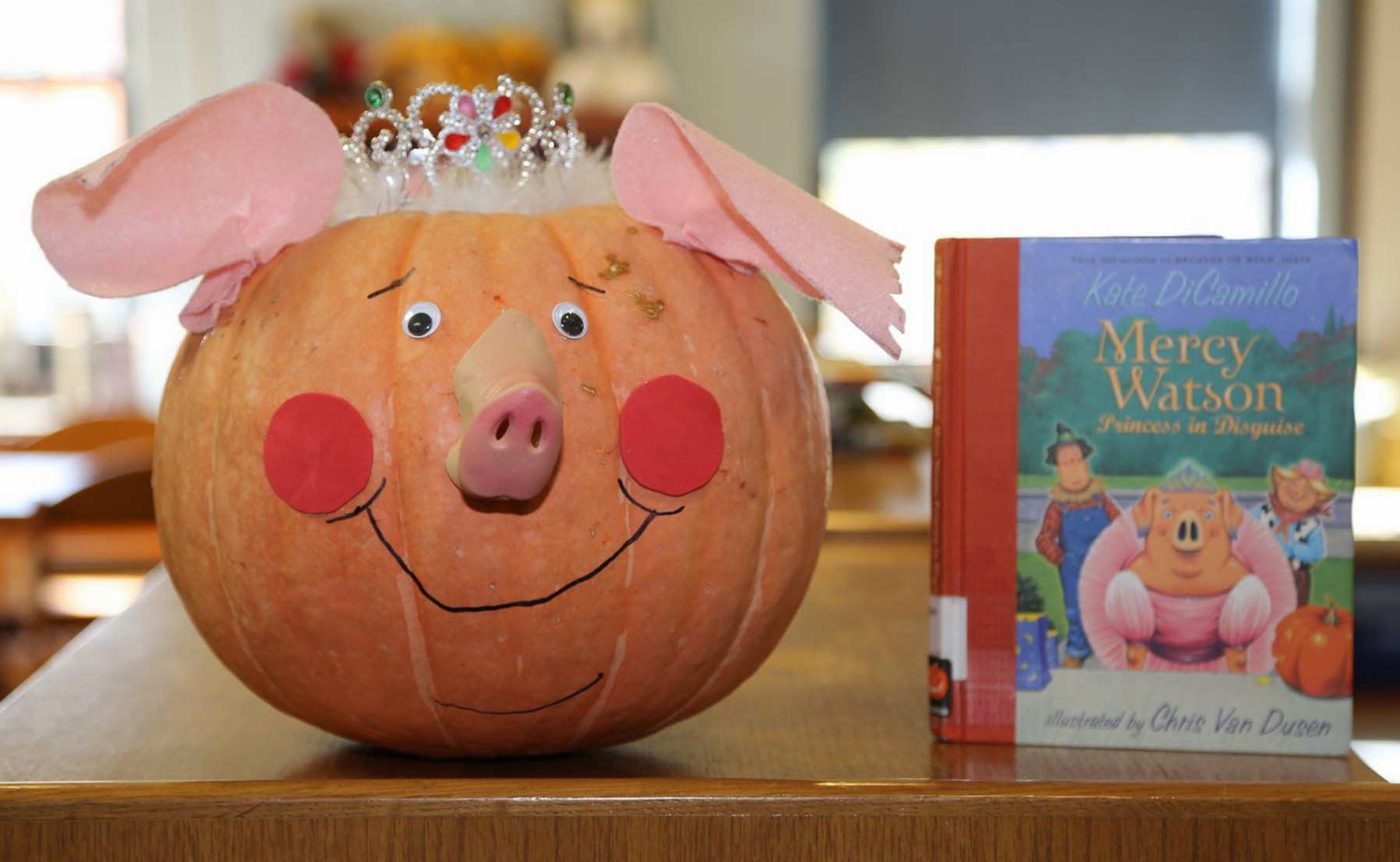 Literary Lanterns: Making Reading Connections with Pumpkins for
Halloween